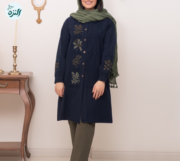 مانتو زنانه بلند دکمه دار جیب دار گلدوزی مدل شبدر